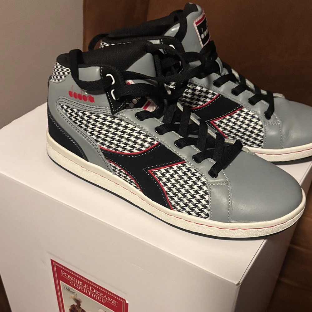 Diadora Men Black, Gray, and Red Sneakers